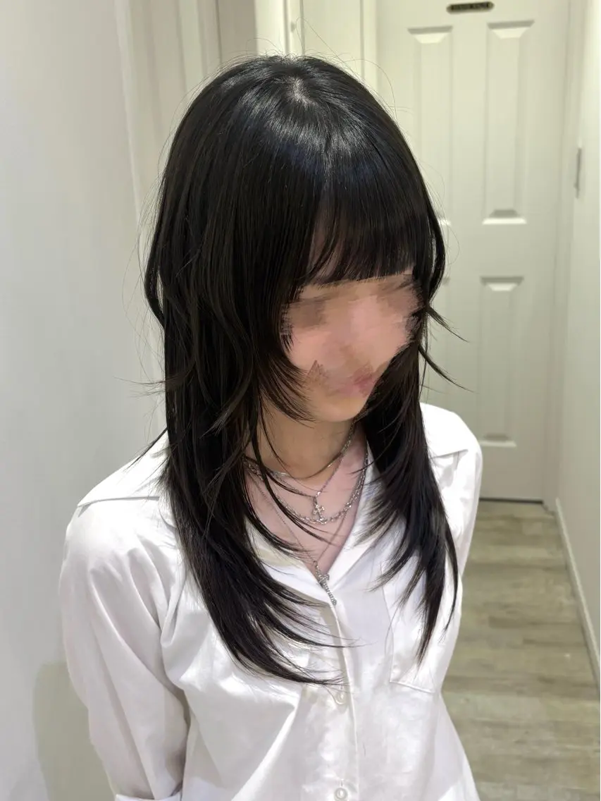 セミロング カット 🐺ウルフカット/ 縮毛矯正💙maiのヘアスタイル