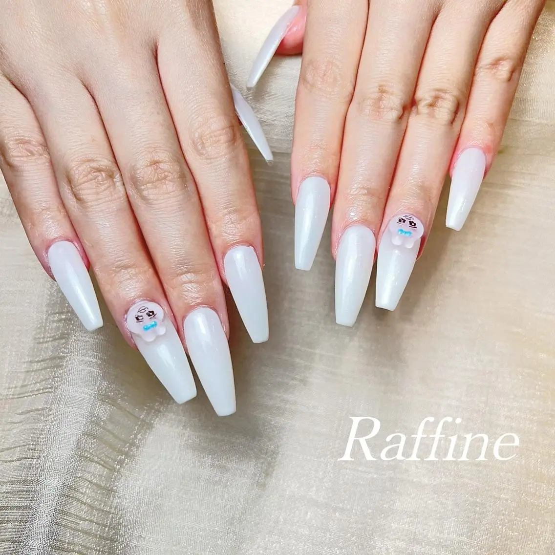 ネイル RAFFINE haru🦋🩵のネイルデザイン
