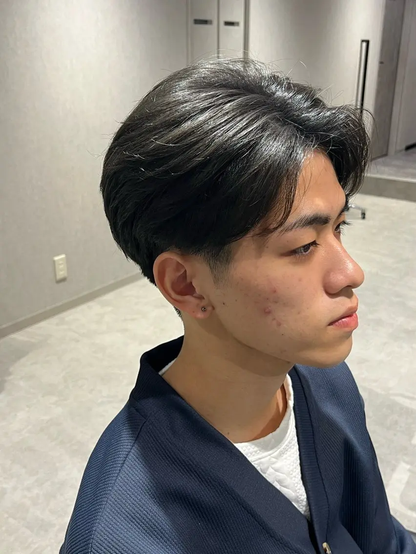 ショート カラー メンズ メンズブリーチ センターパート マッシュ 黒髪 ブリーチ カット ヘアカラー トリートメント 【メンズ縮毛矯正/ Ryoka】のヘアスタイル
