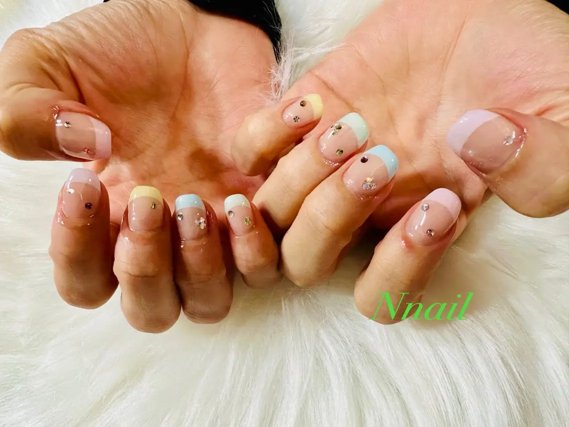 ネイル アートネイル フレンチネイル 持ち込み パステルネイル ストーンネイル 🌿Nnail🌿 プライベートサロンのネイルデザイン