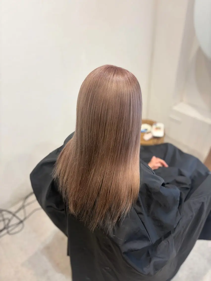 カラー ベージュカラー ミルクティーベージュ ピンクカラー ブリーチカラー 🦋RANA🦋のヘアスタイル
