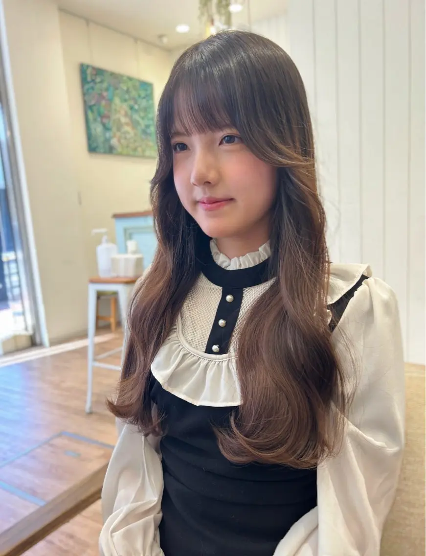 ロング ヨシンモリ 韓国風ヘア ケアブリーチ 坪井佑樹のヘアスタイル