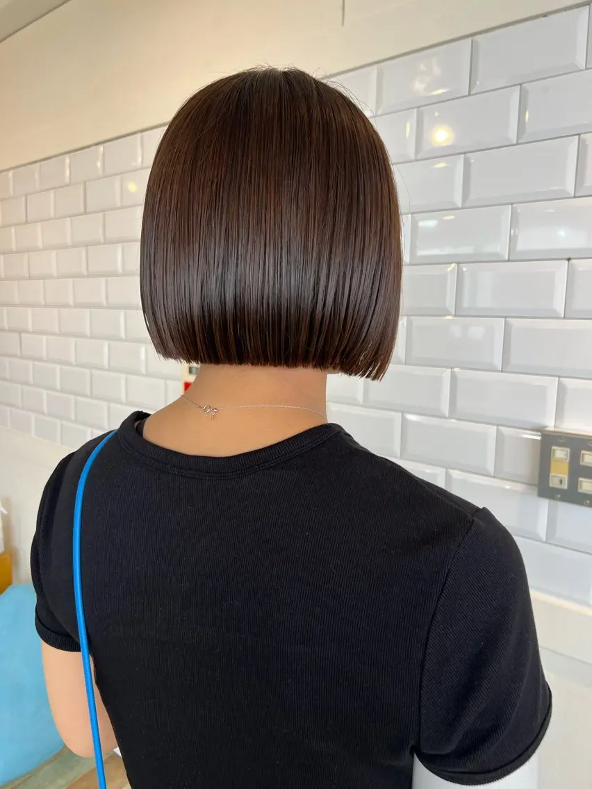 ショート カラー デザインカラー イヤリングカラー ボブ 顔周りカット 髪質改善 カット ヘアカラー 縮毛矯正 KANA/ボブ/ インナーカラー/艶髪のヘアスタイル