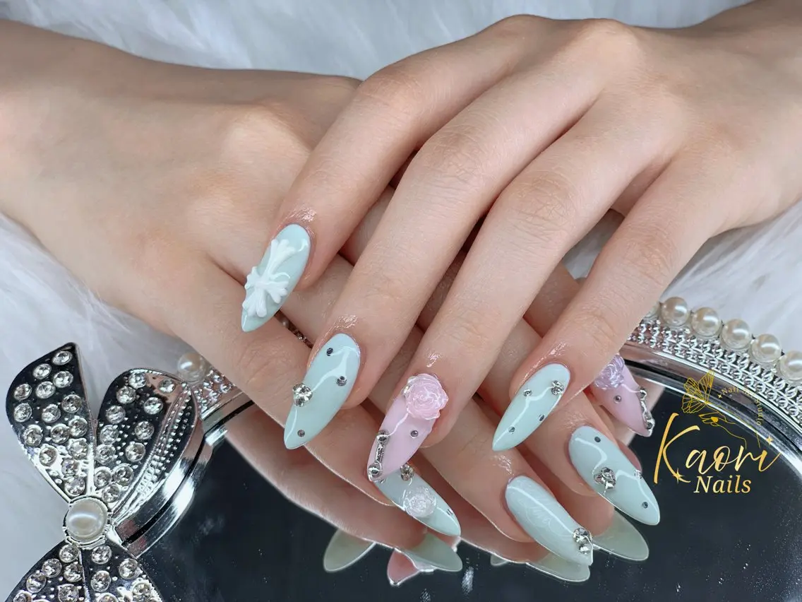 ネイル チークネイル ドット フレンチネイル ジェルネイル グラデーション Kaori Nailのネイルデザイン