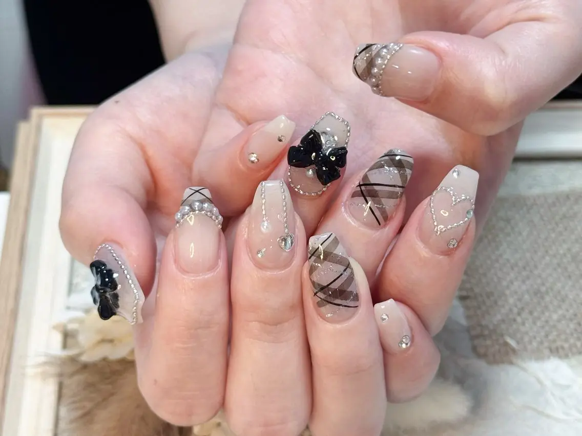 ネイル アートネイル オーロラネイル チークネイル フレンチネイル ガラスフレンチ ハンドネイル 🎀🎀YooLi Nail Salonのネイルデザイン