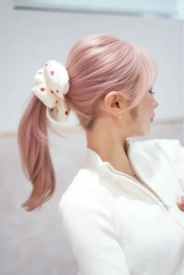 カラー 透明感カラー ピンクカラー ホワイトピンク カット ヘアカラー 艶ダブルカラー🩰ハ イトーン‎🤍香織のヘアスタイル