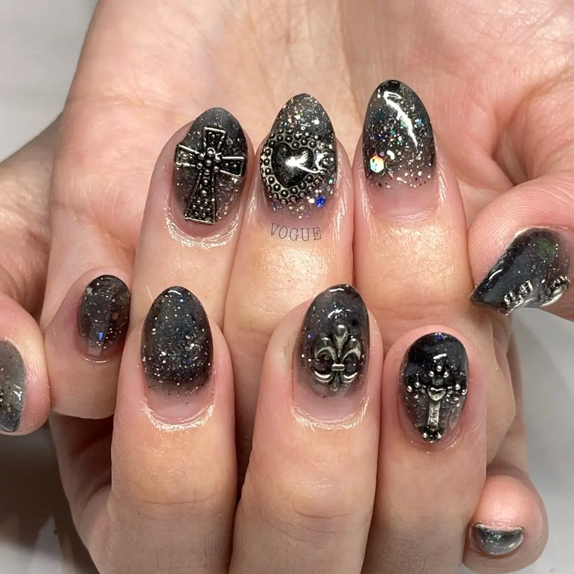 ネイル ハンドネイル VOGUE ×SWANのネイルデザイン