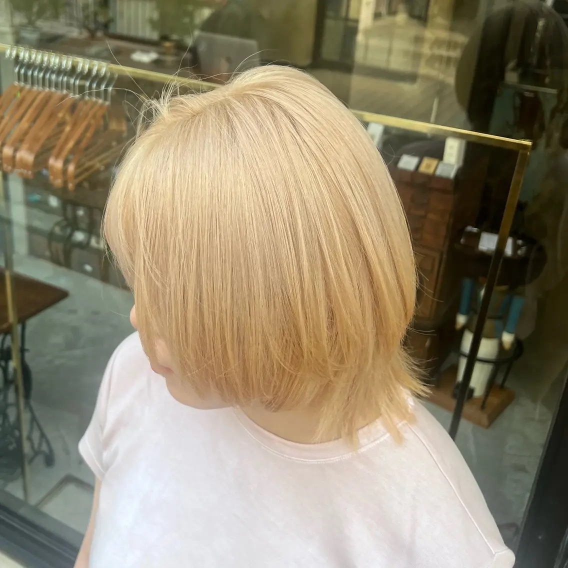 ショート カラー ブリーチ ケアブリーチ 透明感カラー デザインカラー ダブルカラー カット ヘアカラー トリートメント 赤みゼロ/透明感 カラー🌿KANTAのヘアスタイル