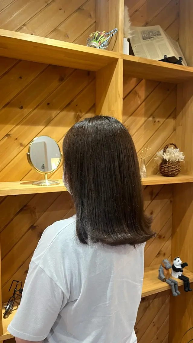カラー 岩田 樹美のヘアスタイル