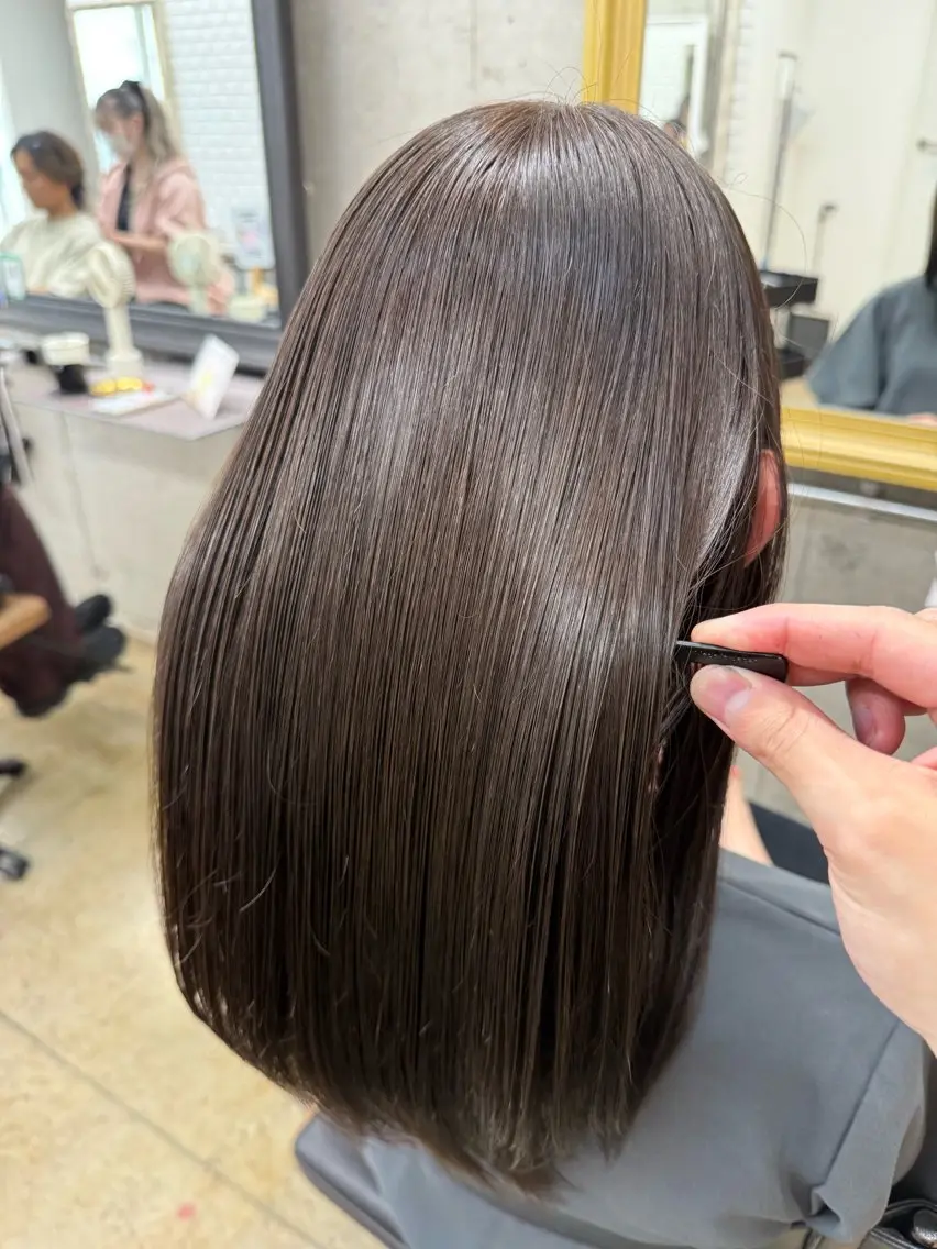 ミディアム カラー グレージュ カット ヘアカラー グレージュカラー 吉川慶斗のヘアスタイル