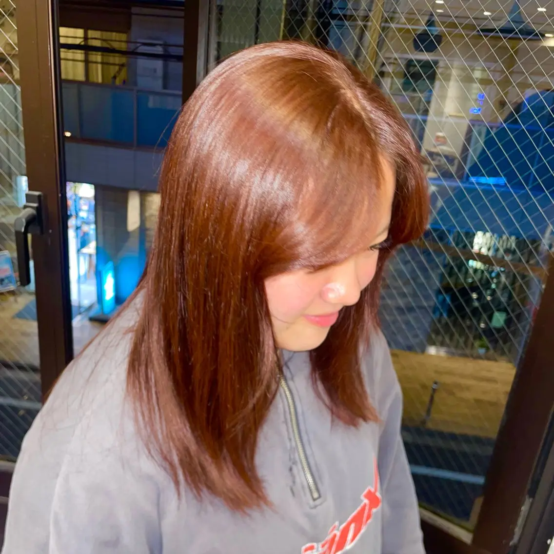 カラー 新原 陽那のヘアスタイル