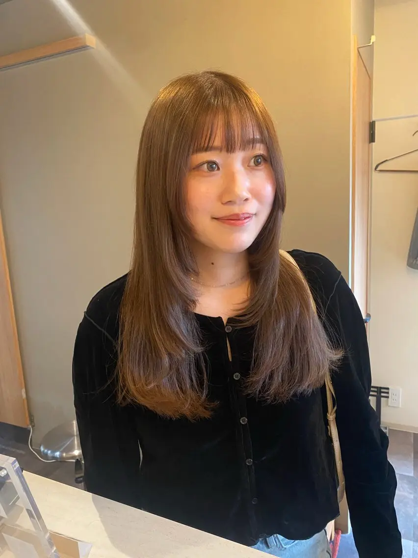 セミロング カット ヘアカラー みやけ ひなのヘアスタイル