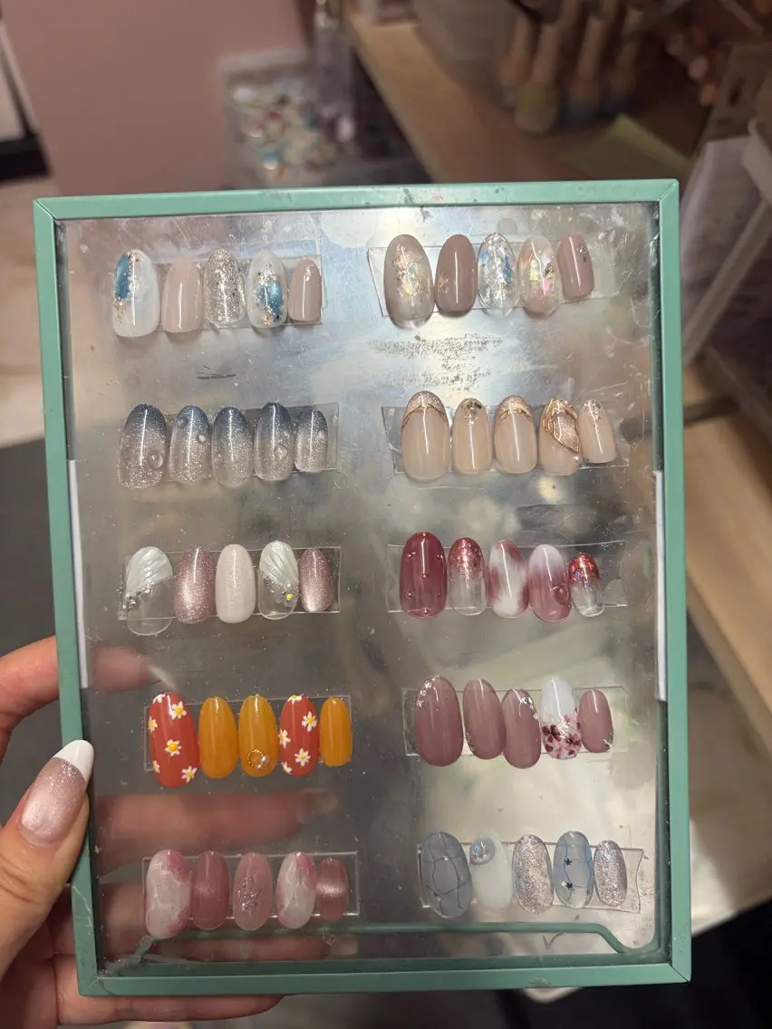 ネイル LOARK nail Rina🫧のネイルデザイン