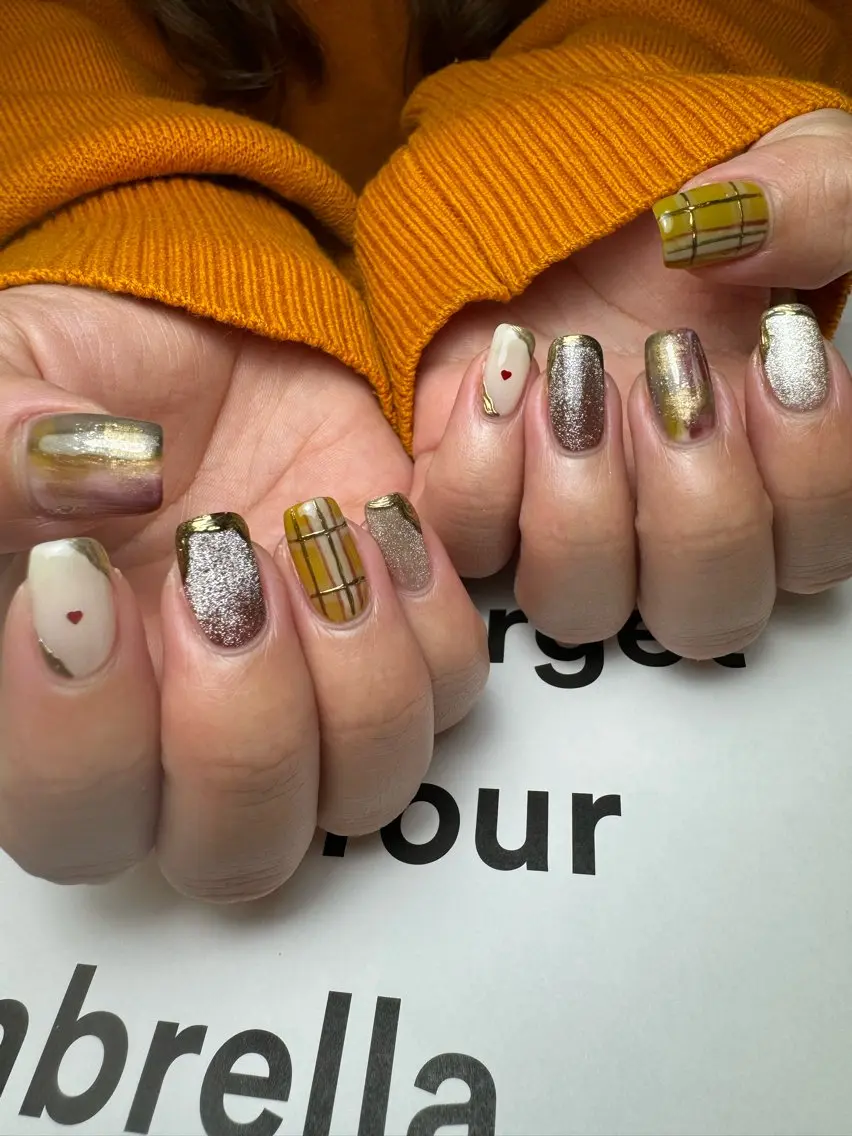 ネイル マグネットネイル ミラーネイル ニュアンスネイル ハンドネイル 白日-hakubi nail-のネイルデザイン