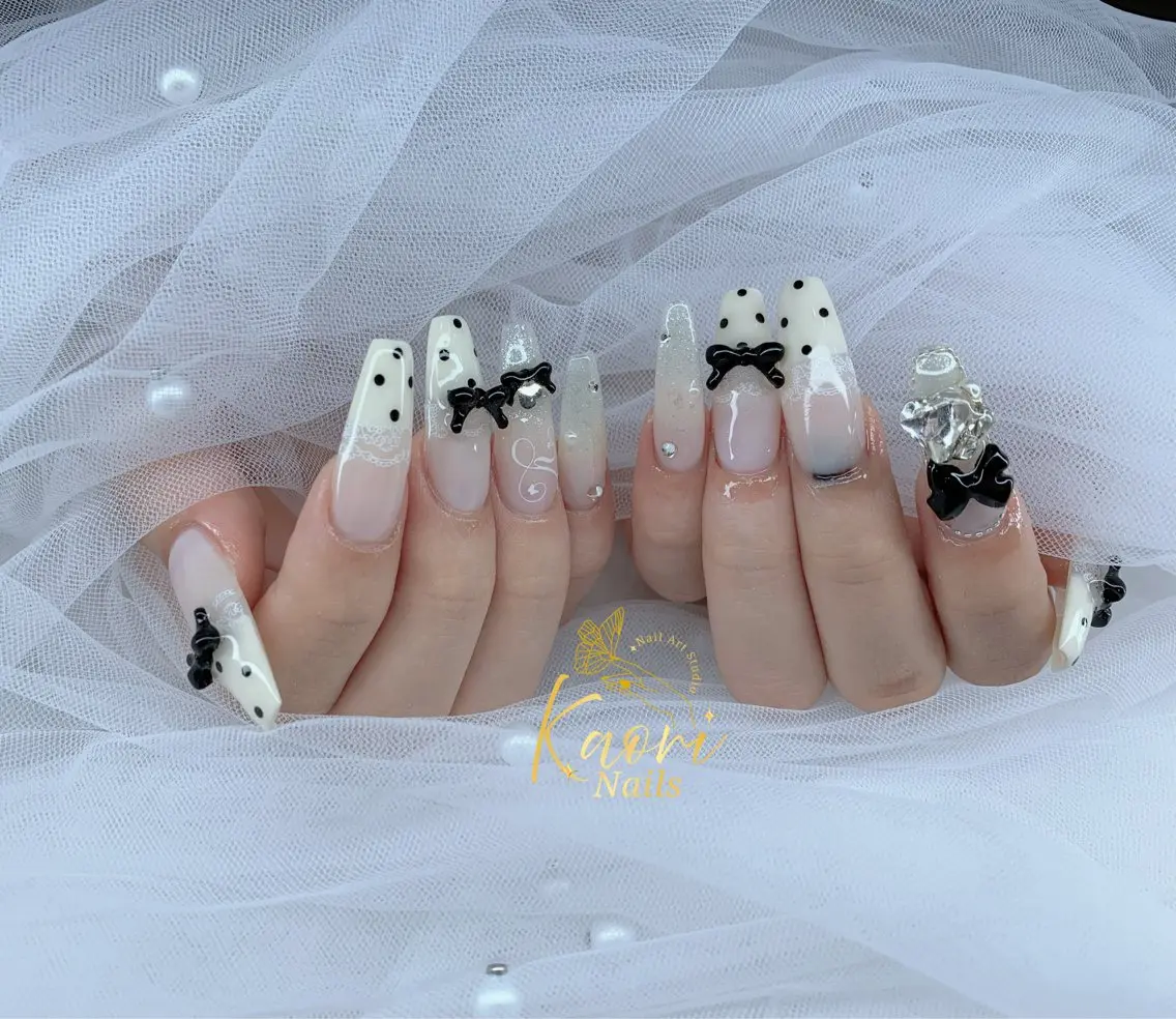 ネイル アートネイル ドット ガーリー レース リボン Kaori Nailのネイルデザイン