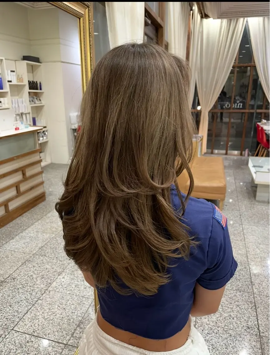 ロング ハイレイヤー レイヤーカット レイヤーカット・水素 松井山手　齊藤　興のヘアスタイル