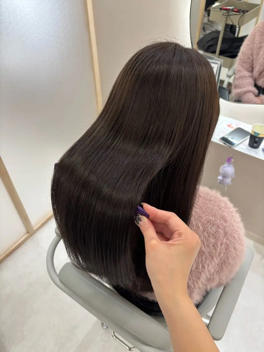 ロング カラー グレージュ カット ヘアカラー トリートメント Momoka / 髪質改善のヘアスタイル