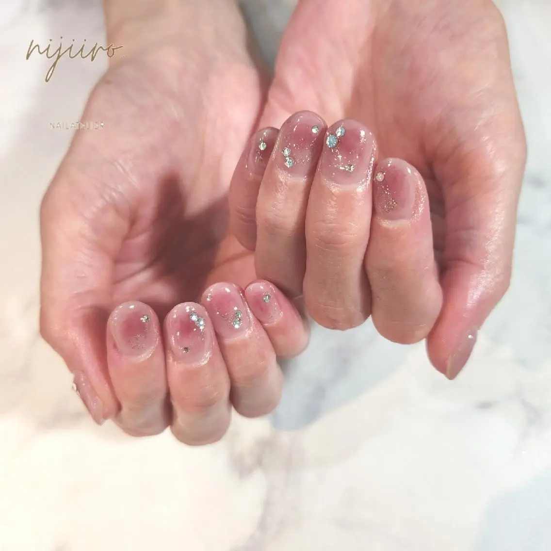 ネイル チークネイル ストーンネイル ハンドネイル nijiiro🌈 サトウのネイルデザイン
