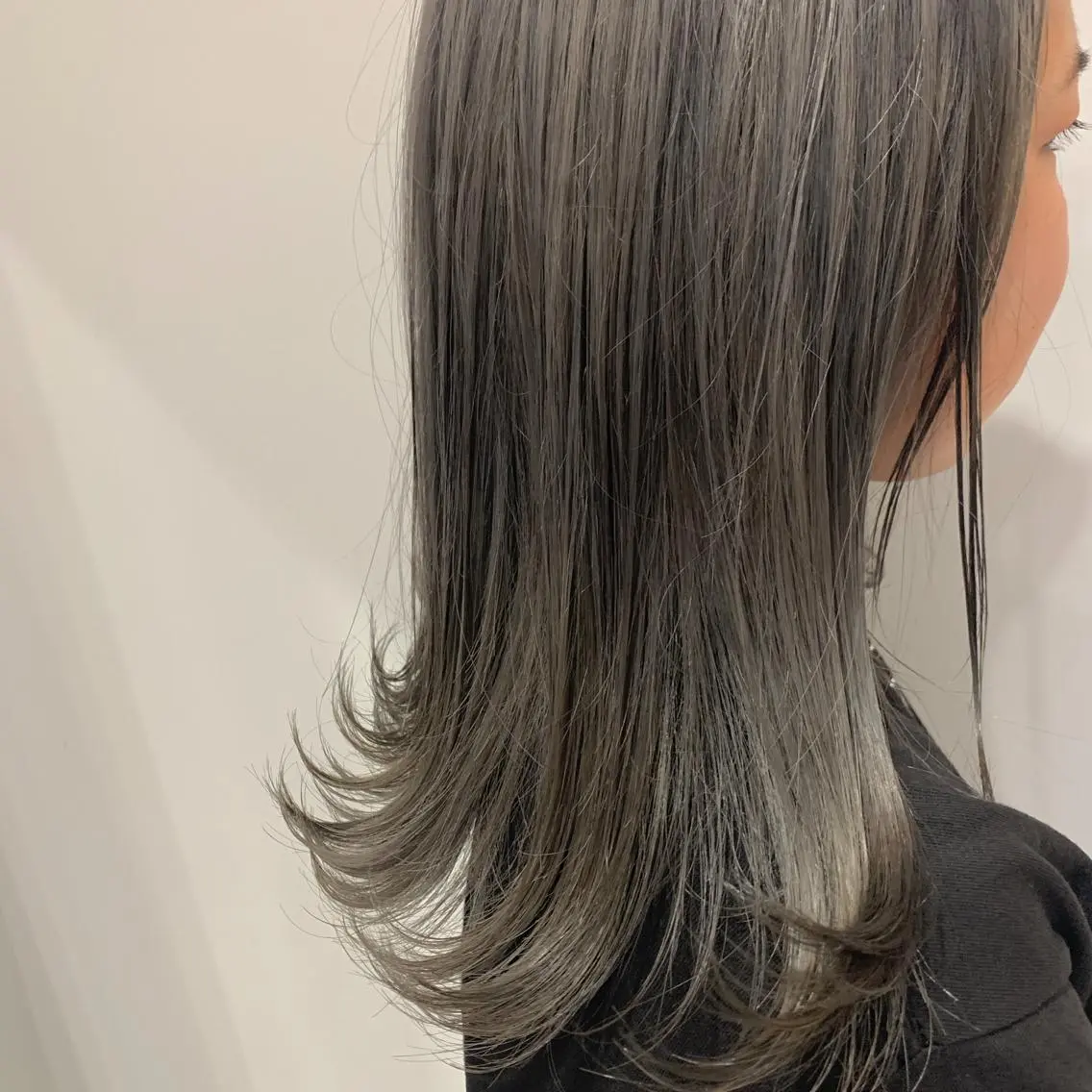 セミロング カラー ブリーチ 名駅🦢大人艶カラー 🪽カミヤアカネのヘアスタイル