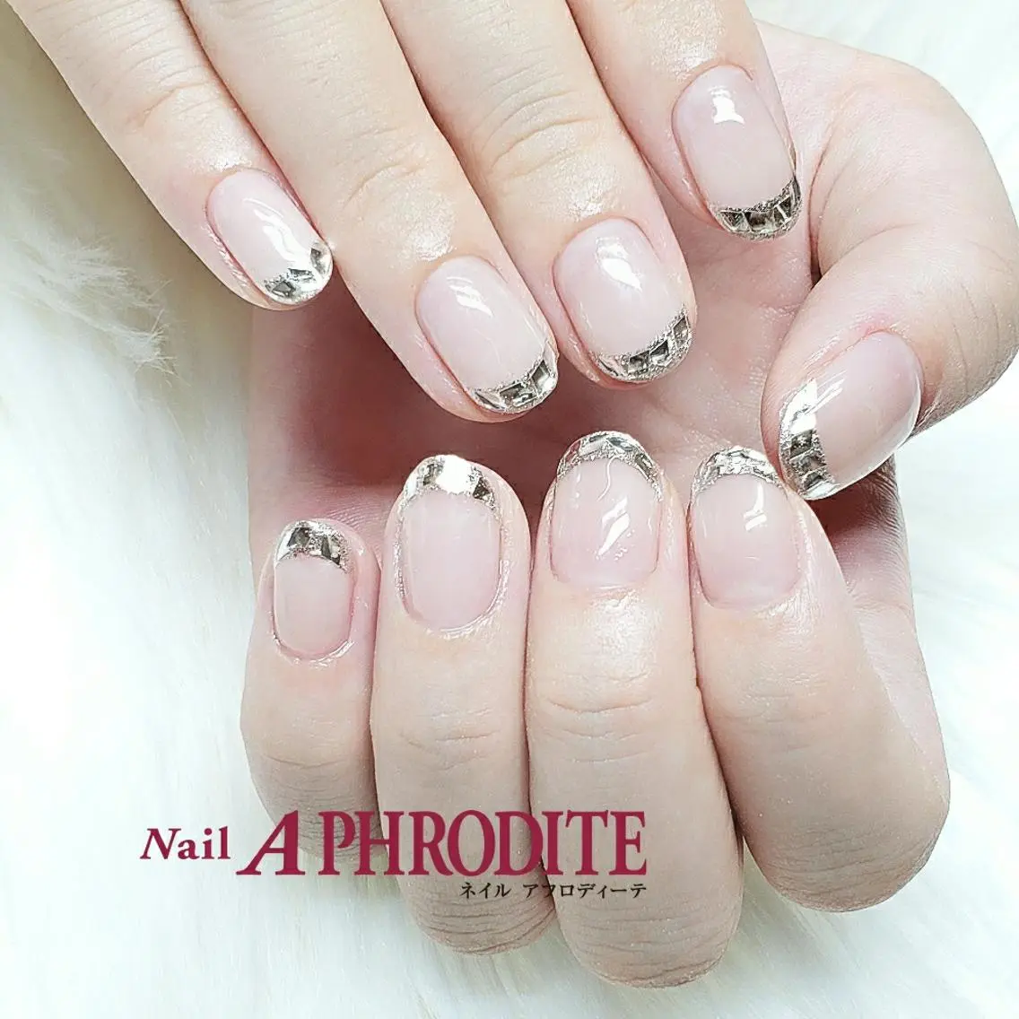 ネイル オーロラネイル クリアネイル ジェルネイル シルバー ソフトジェル ハンドネイル Nail Aphroditeのネイルデザイン