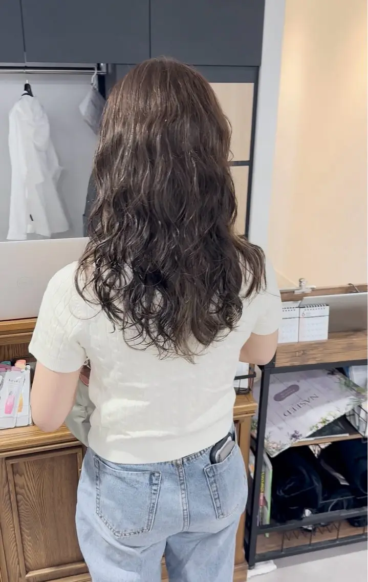 ロング カラー パーマ ヘアアレンジ メンズ キッズ カット パーマ レイヤーカット/ 巻ける縮毛矯正のヘアスタイル
