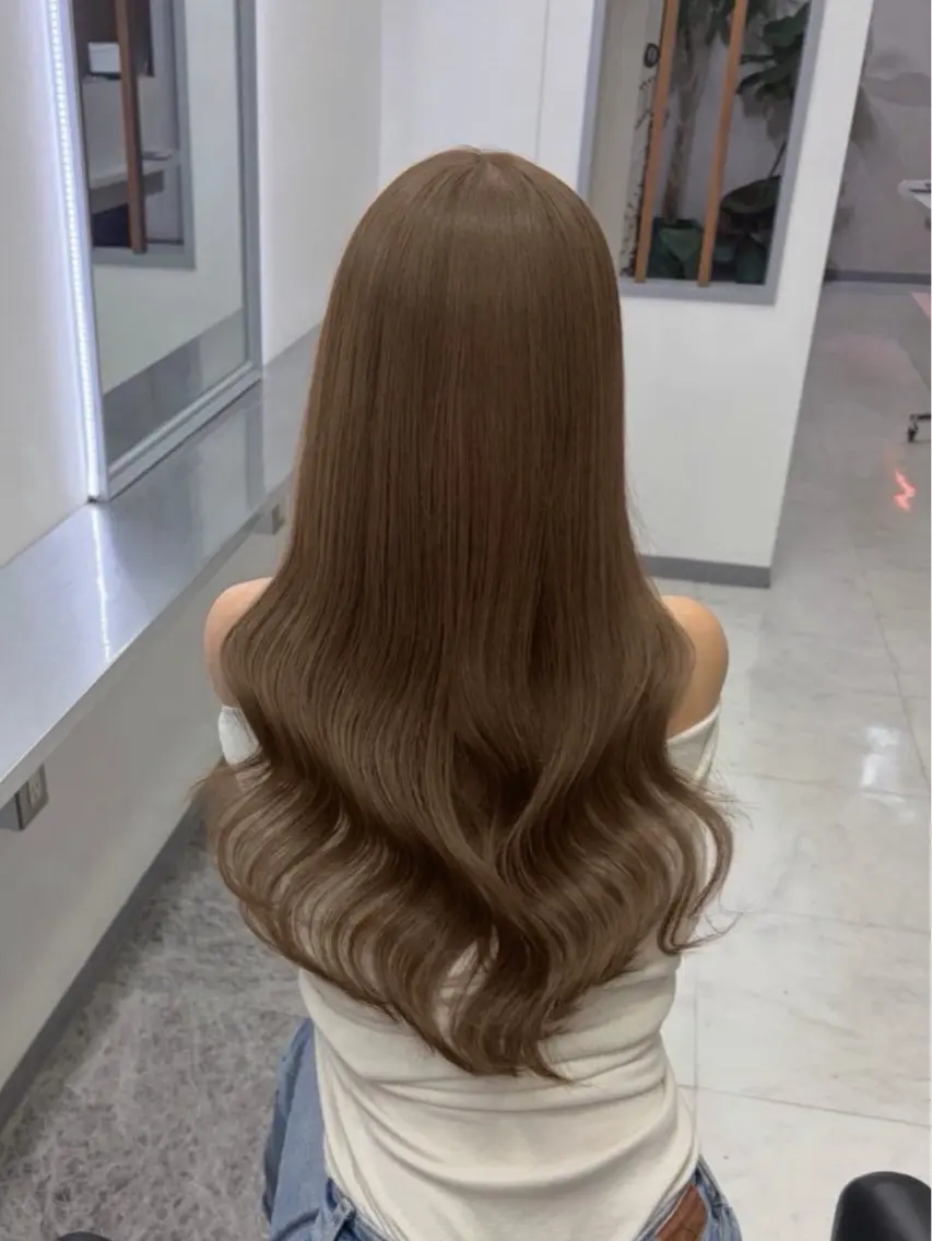 ロング カラー ベージュカラー ブリーチ ブラウンカラー 透明感カラー デザインカラー ヘアカラー 涼星/心斎橋/艶髪 モデル様募集中👑のヘアスタイル