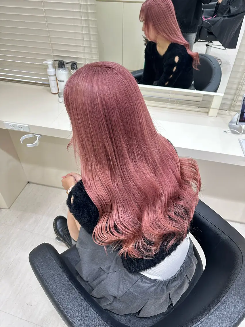 ロング カラー ヘアアレンジ 韓国レイヤー＆ピンク 艶髪🩶maikoのヘアスタイル