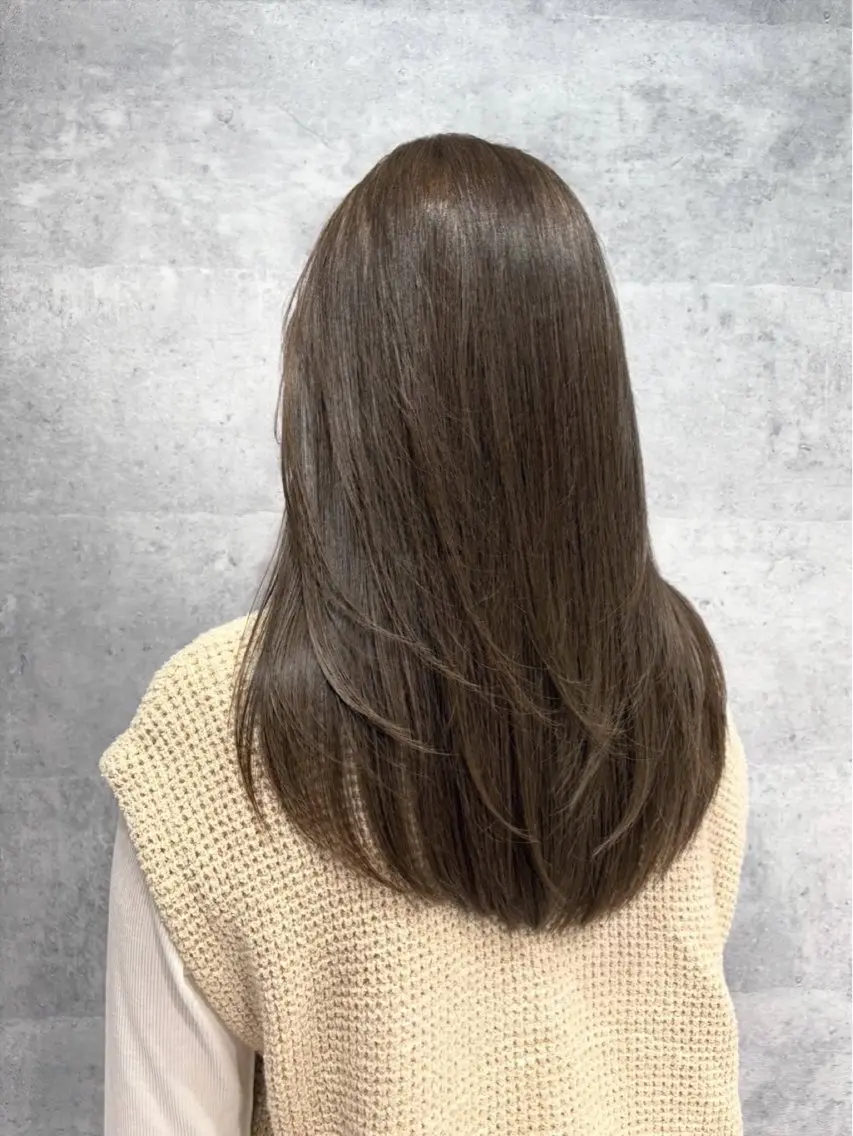 ミディアム カラー ベージュカラー 透明感カラー グレージュ オリーブグレージュ オリーブグレー ヘアカラー FOX 新菜のヘアスタイル