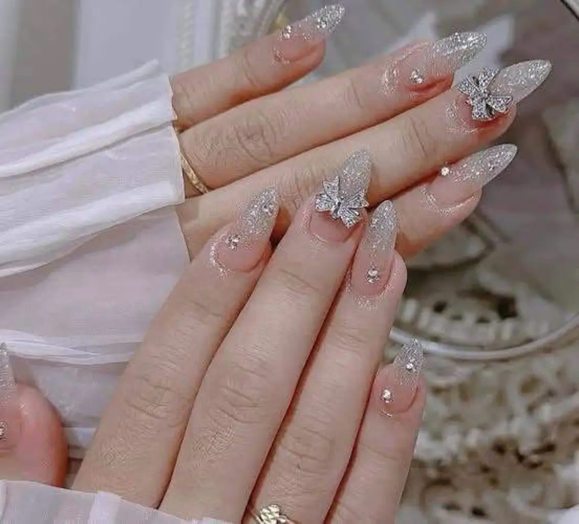 ロング T&D NailSalonのネイルデザイン