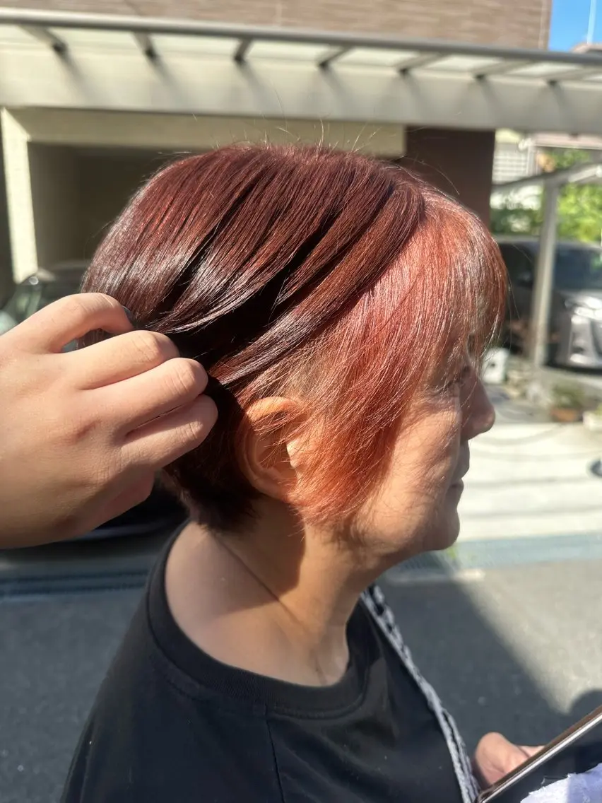 ショート カラー ピンクカラー ヘアカラー 安達 望のヘアスタイル
