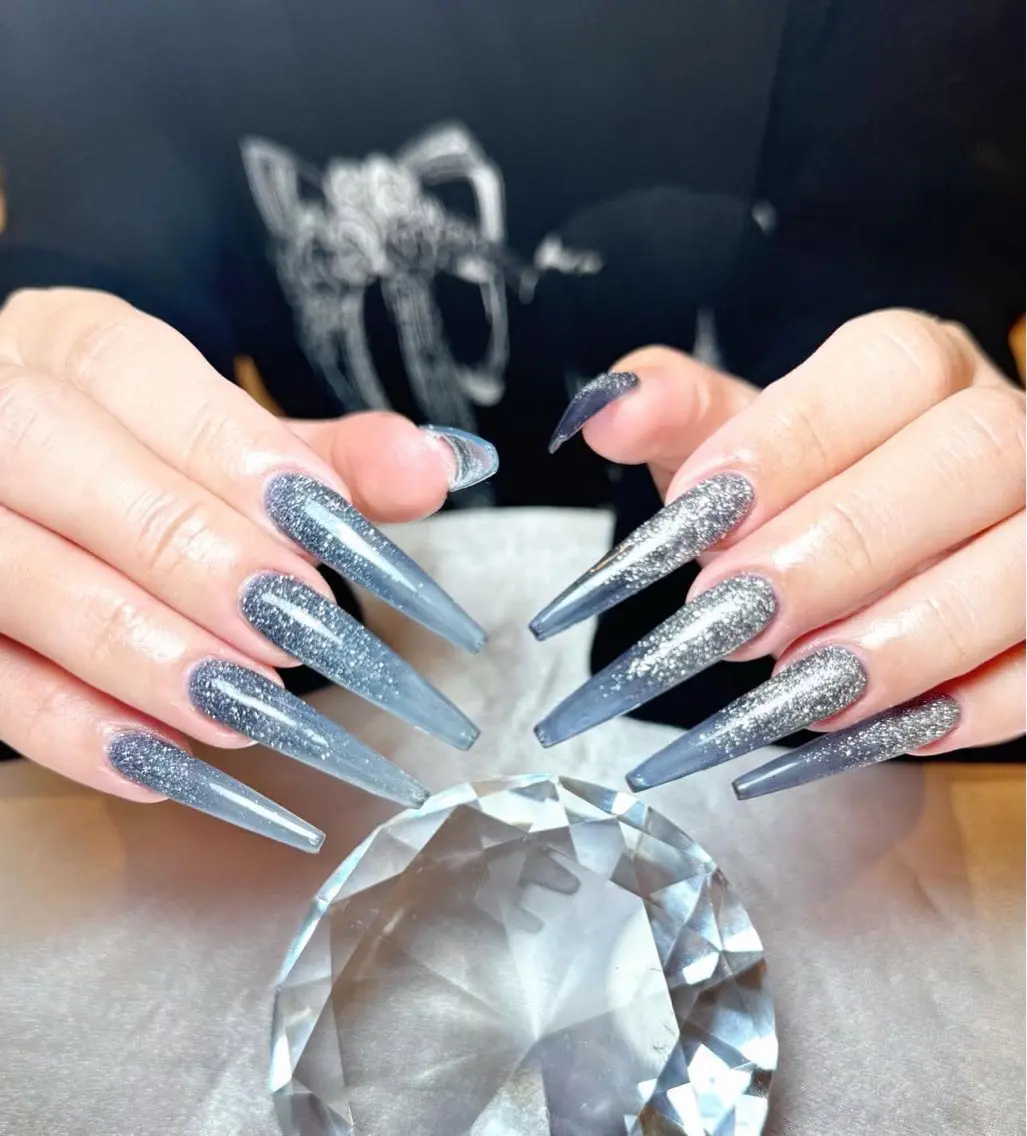 ネイル アートネイル ジェルネイル 韓国ネイル ニュアンスネイル ワンカラーネイル ハンドネイル Queen Nail Salonのネイルデザイン
