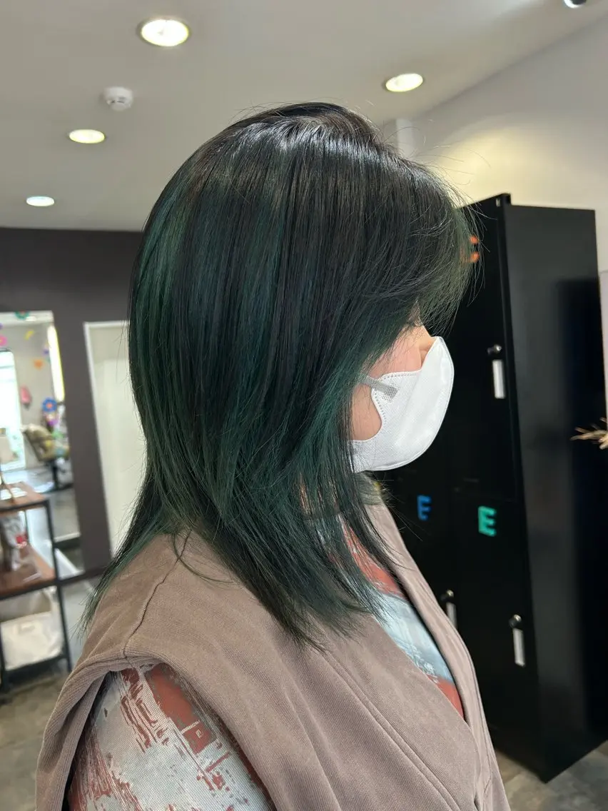 セミロング 吉村 夏椰のヘアスタイル
