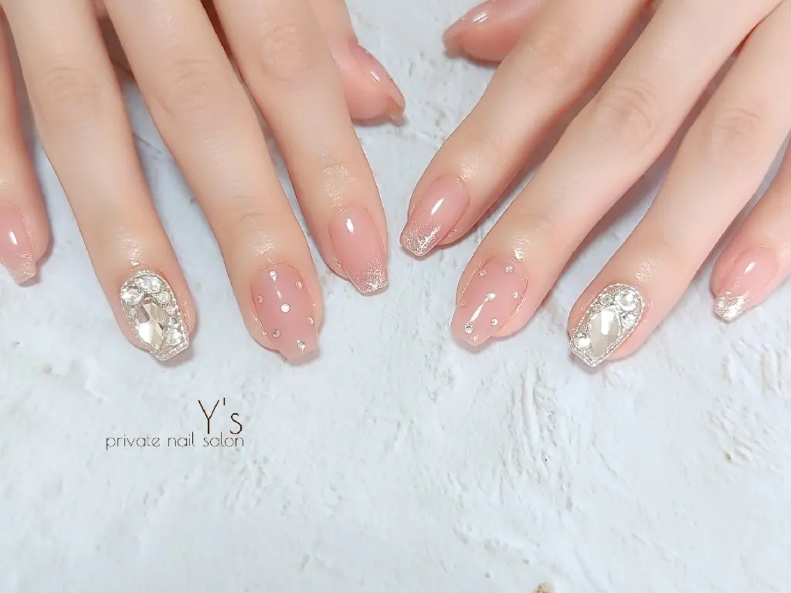 ネイル ハンドネイル YUMI NAGAI  のネイルデザイン