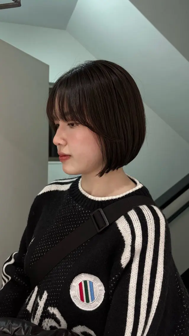 ミディアム ボブ カット ヘアカラー トリートメント 韓国ヘア🇰🇷 𝑳𝒊𝒏𝒂🤍のヘアスタイル