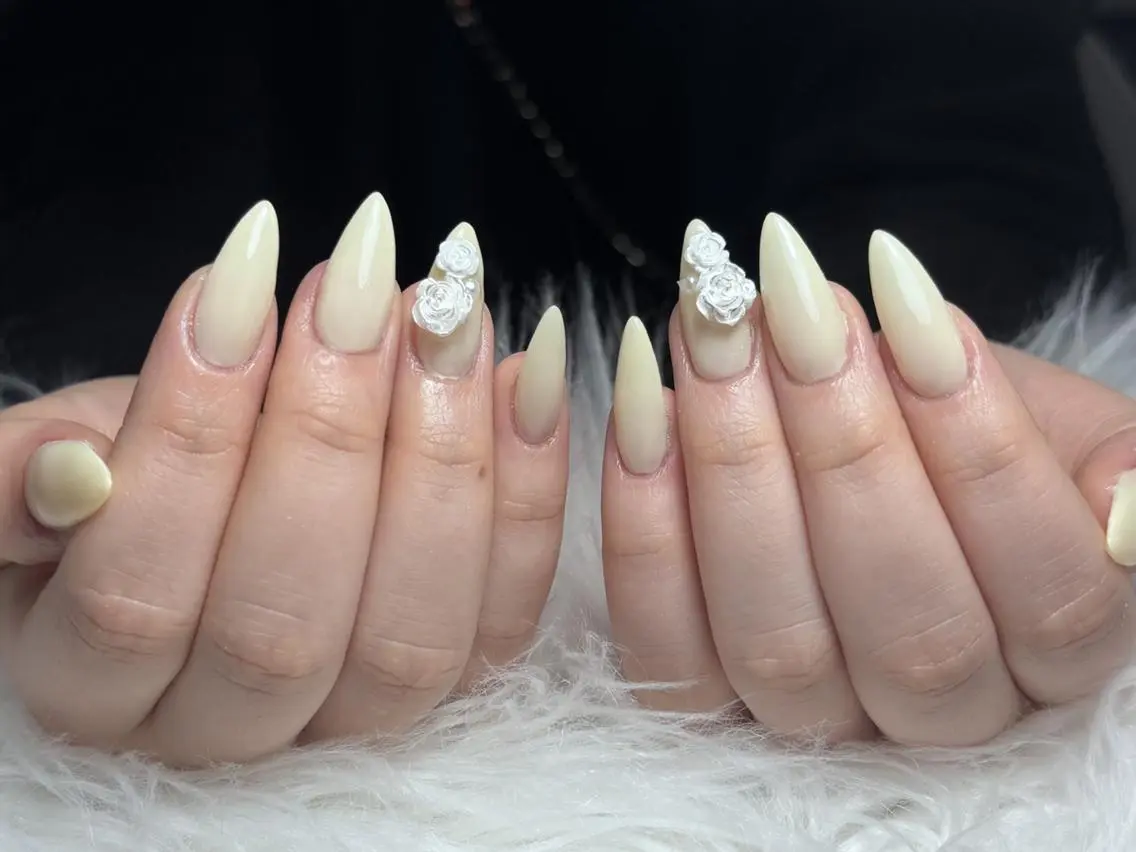 ネイル 長さ出し グラデーション 卒業式 キラキラネイル マグネットネイル Emi🌸Belle Nail Salonのネイルデザイン