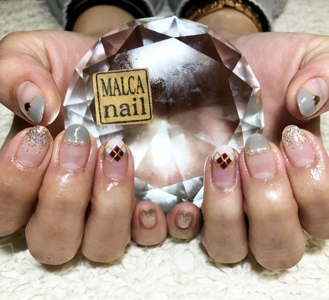 セミロング カラー パーマ ヘアアレンジ キッズ ネイル マツエク・マツパ 荒木 莉奈のネイルデザイン