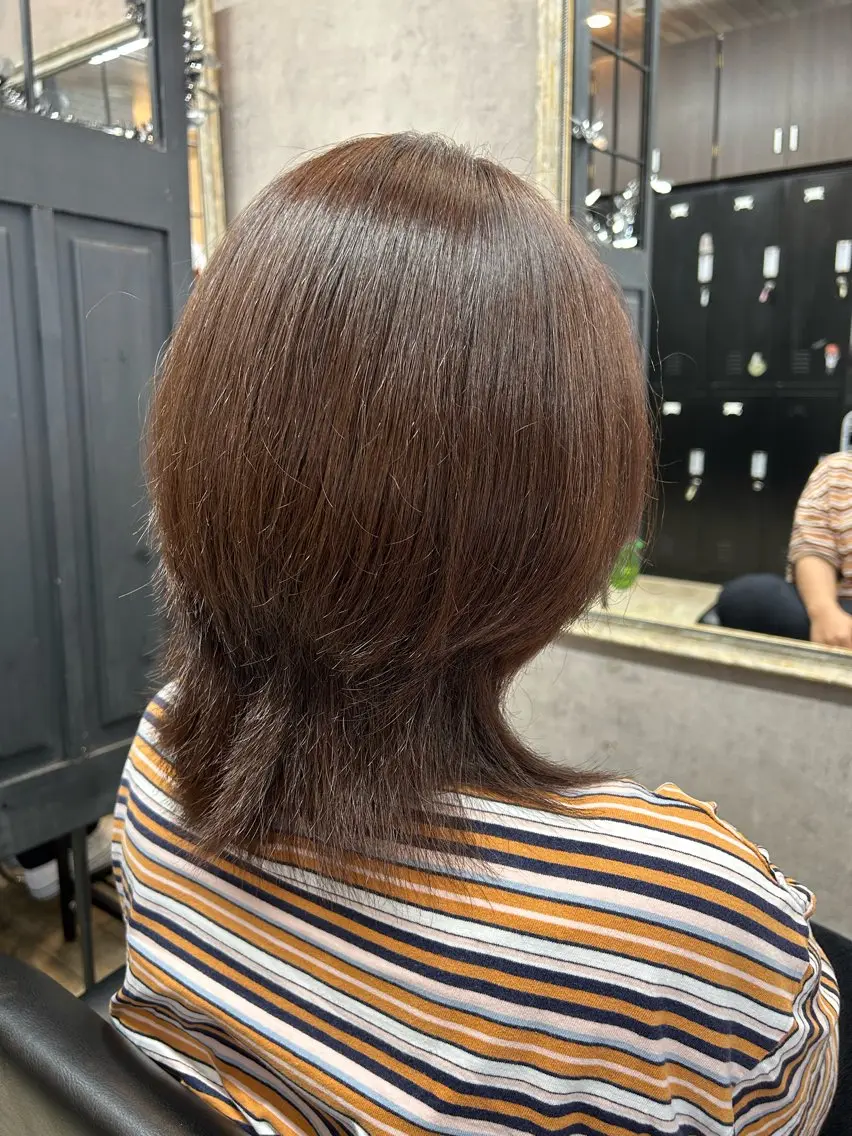 ミディアム アッシュ アッシュブラウン 青柳 若奈のヘアスタイル