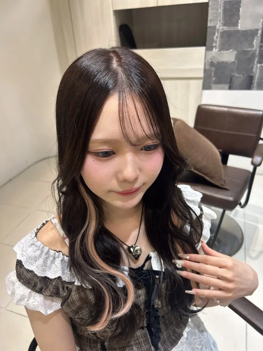 【夏休み限定🍉】カラーしたいけど出来ない学生さん向け🩵シールエクステでインナーカラー!4本ずつ¥3910~※詳細確認の写真