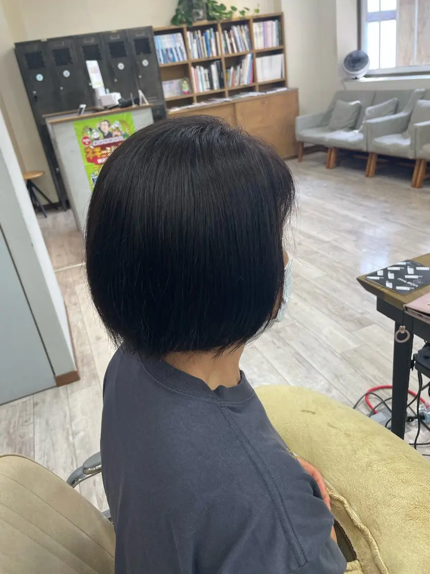 ショート カラー 小久保 涼子のヘアスタイル