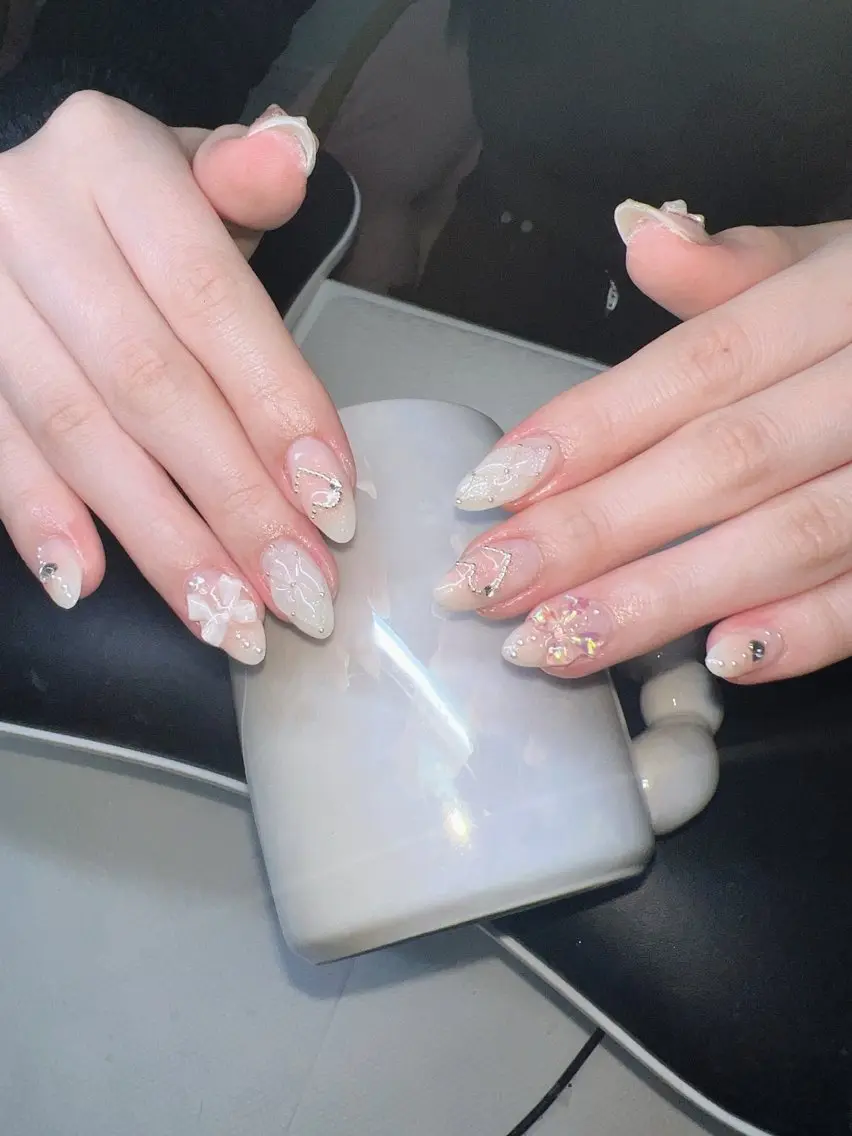 ネイル ハンドネイル Lee Nailsのネイルデザイン