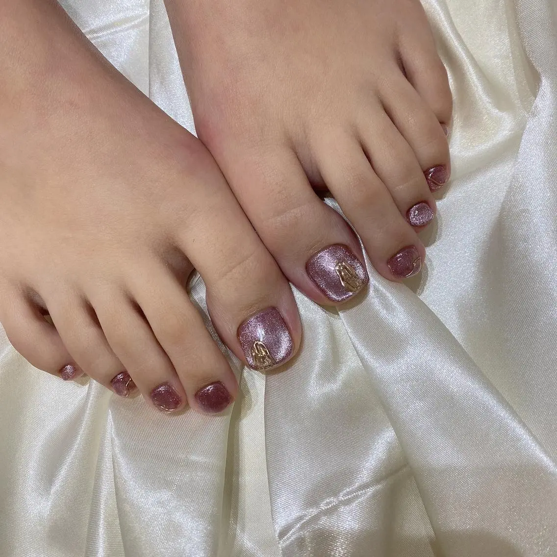 ネイル フットネイル 西岡 杏のネイルデザイン