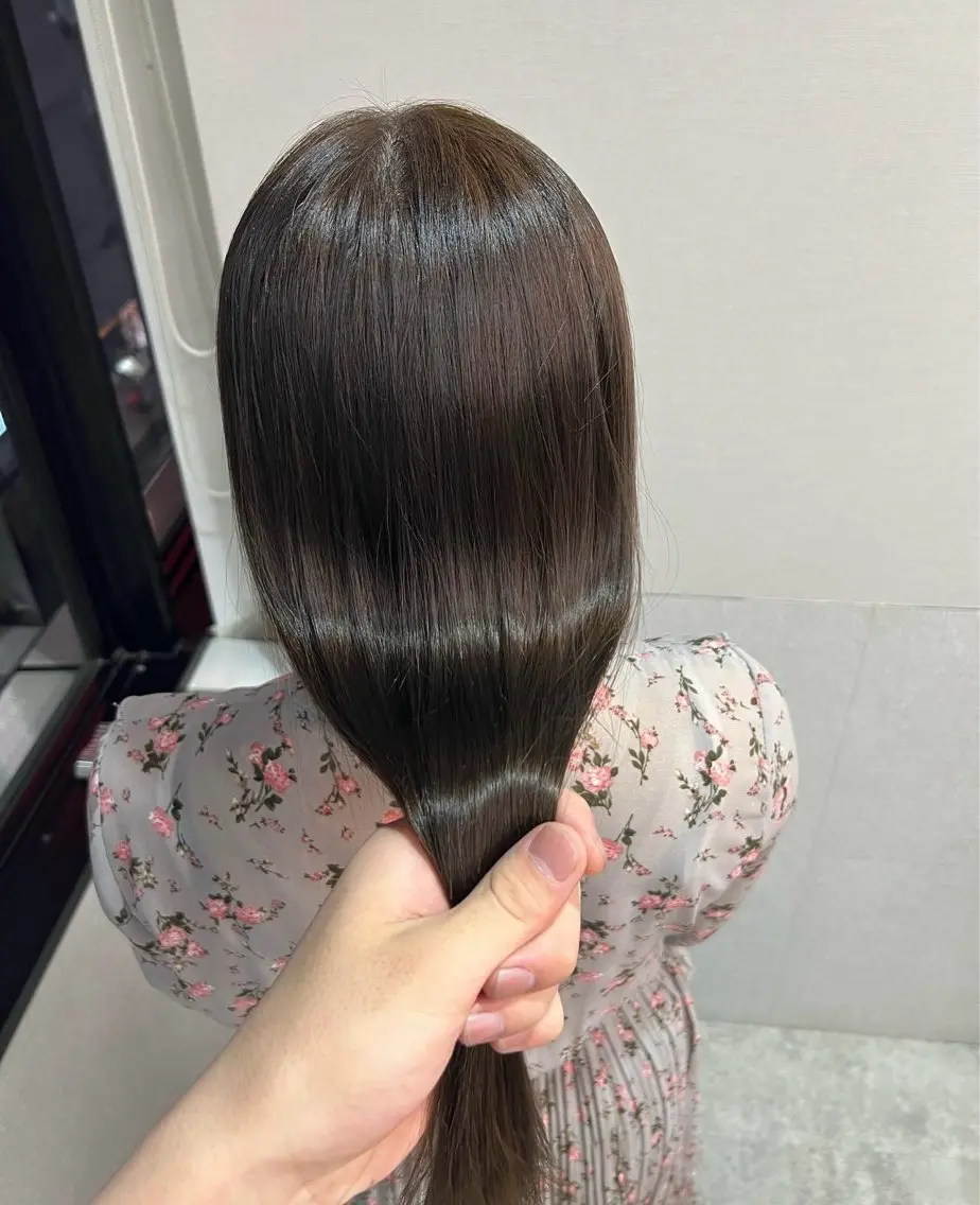 本日限定‼️全体縮毛矯正&最高級ケラチントリートメント💎髪が肩上の方限定トリートメントもさせて頂きます🍀カット込みの写真