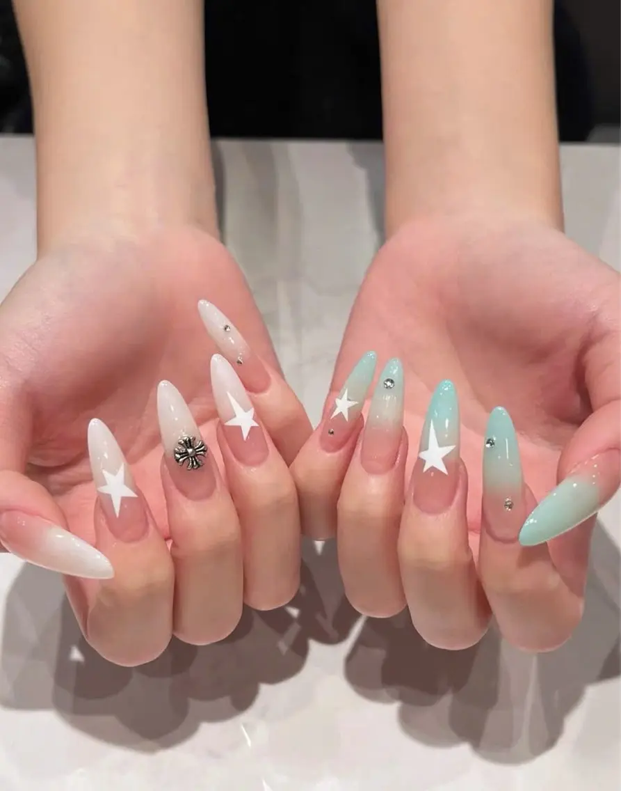 ネイル キラキラネイル マグネットネイル ぷっくりネイル 春ネイル ワンホンネイル ハンドネイル Candy Nailのネイルデザイン