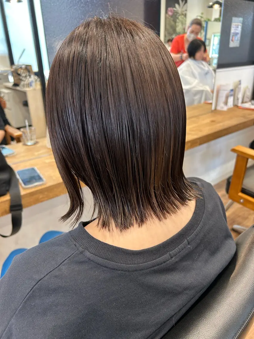 ミディアム 吉川 茉由子のヘアスタイル