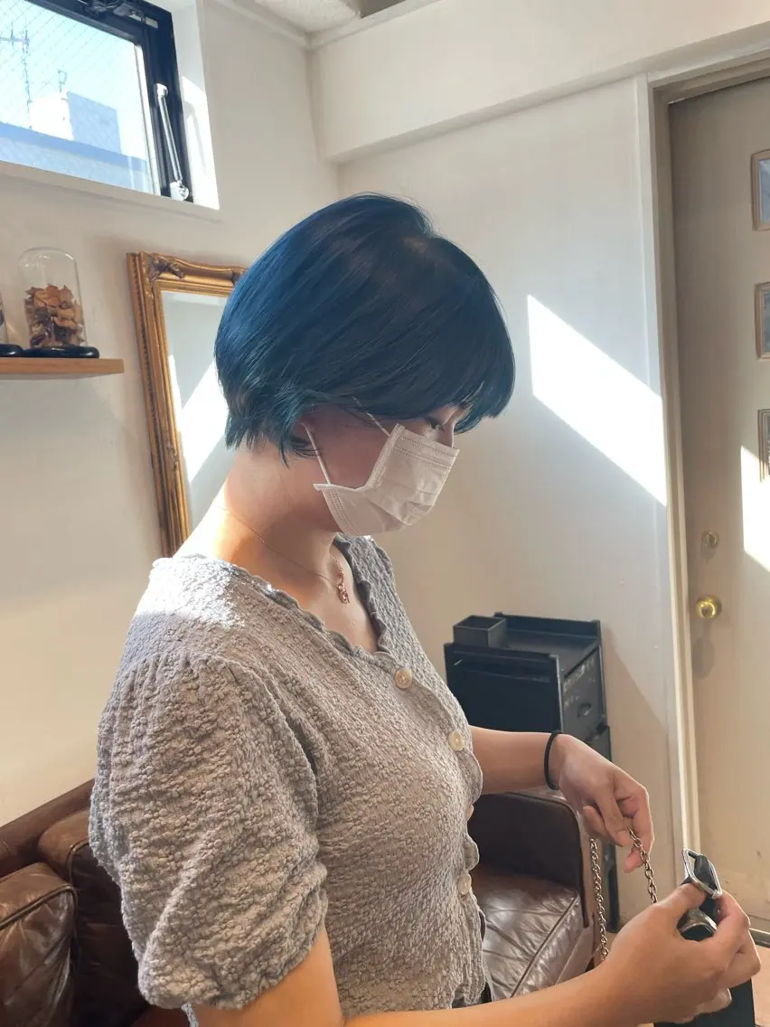 ショート カラー カット ヘアカラー ミルクティー× グレージュMOMOのヘアスタイル
