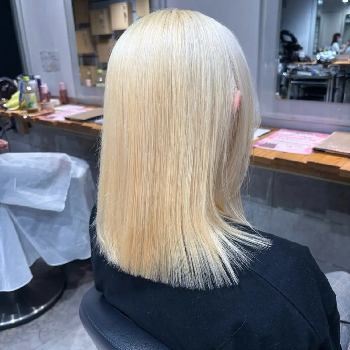 セミロング ヘアカラー ✨ツヤ髪ハイトーン✨ しげきのヘアスタイル