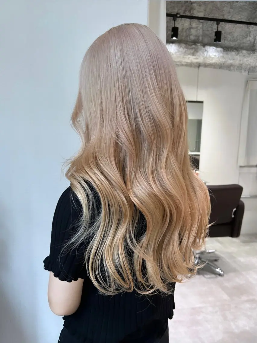 ロング カラー ブリーチ ケアブリーチ 透明感カラー デザインカラー ダブルカラー ハイトーン/ボブ 🎀sonokaのヘアスタイル