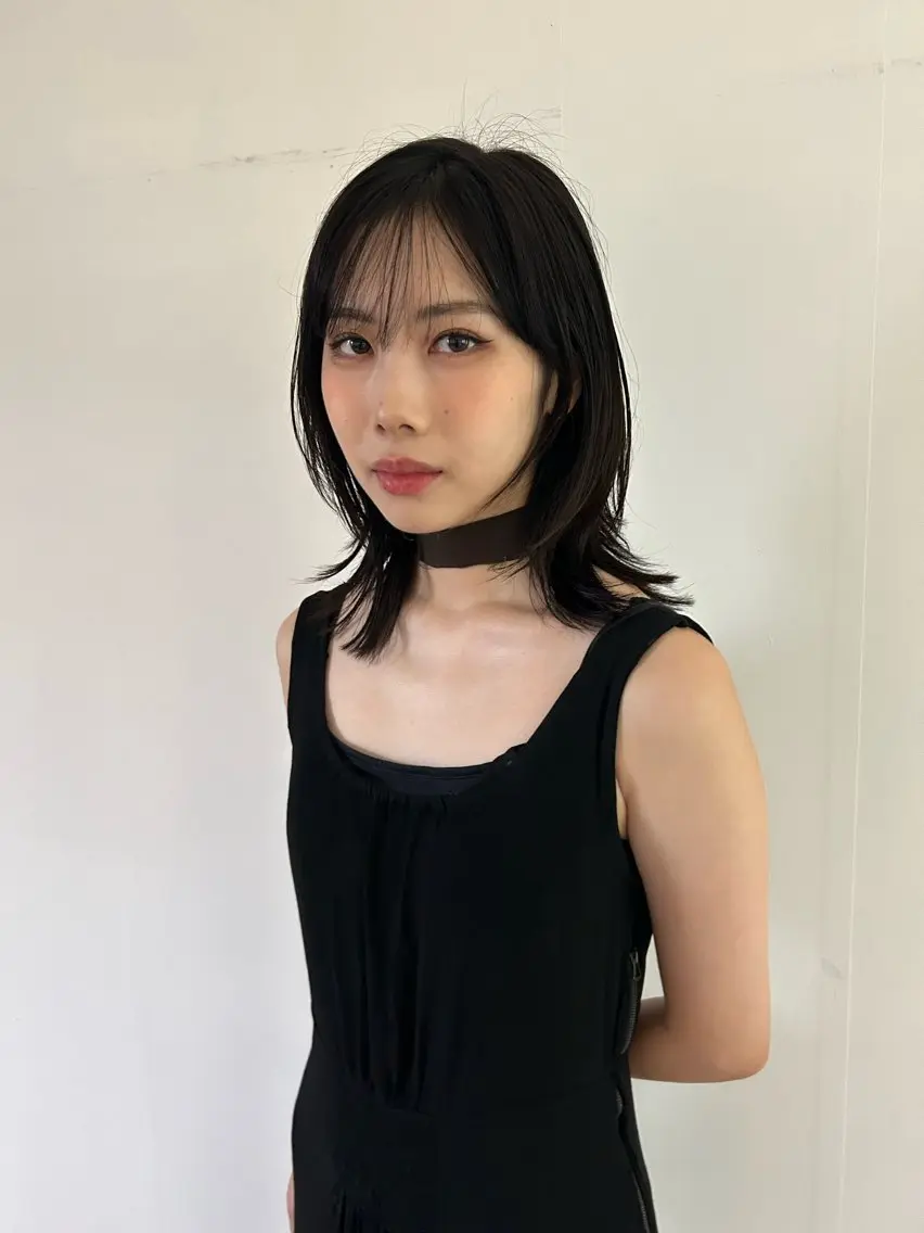 ミディアム ミディアムレイヤー レイヤーカット 藤井 紀香のヘアスタイル