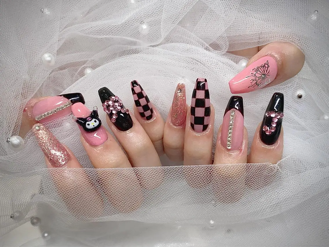 ネイル I-nailロング /ワンホン/キラキラのネイルデザイン
