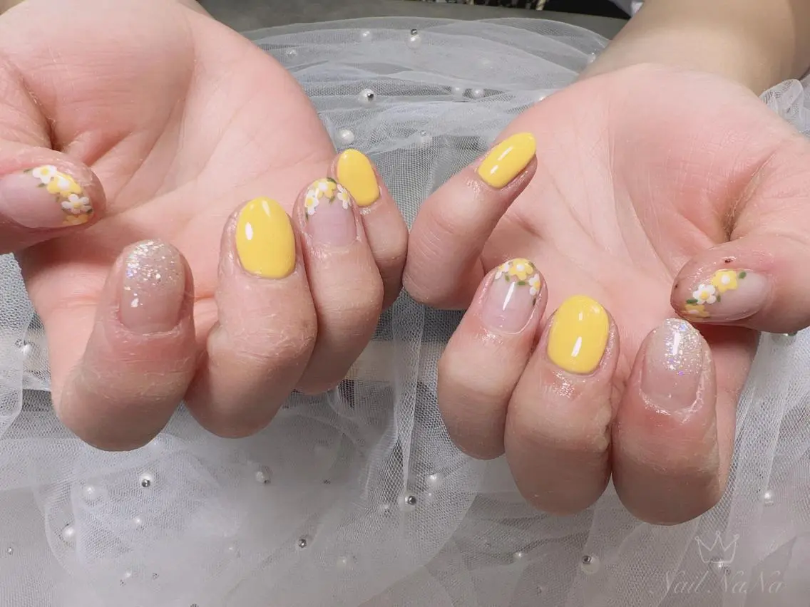 ショート カラー ネイル シンプルネイル 春ネイル ハンドネイル Nail NaNaのネイルデザイン